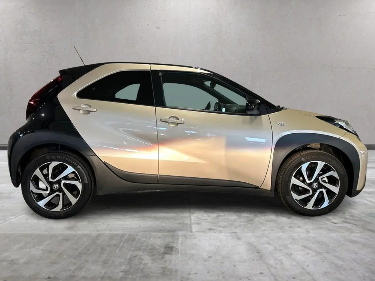 Toyota Aygo X usata a Milano (3)