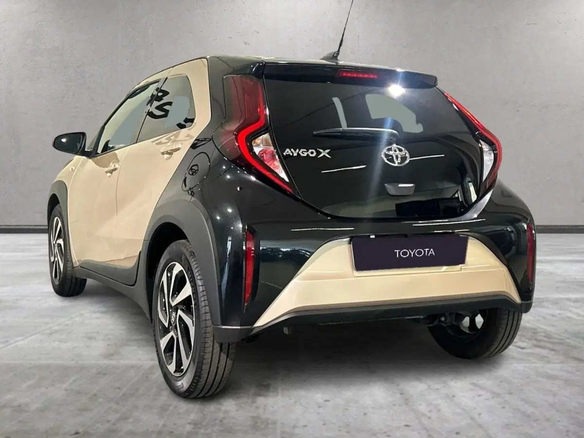 Toyota Aygo X usata a Milano (4)
