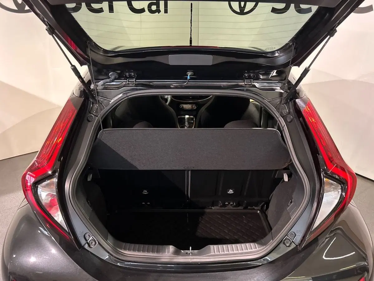 Toyota Aygo X usata a Milano (5)