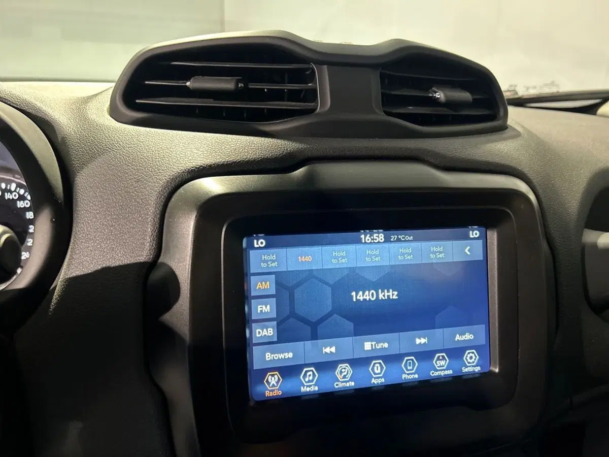Jeep Renegade usata a Milano (10)