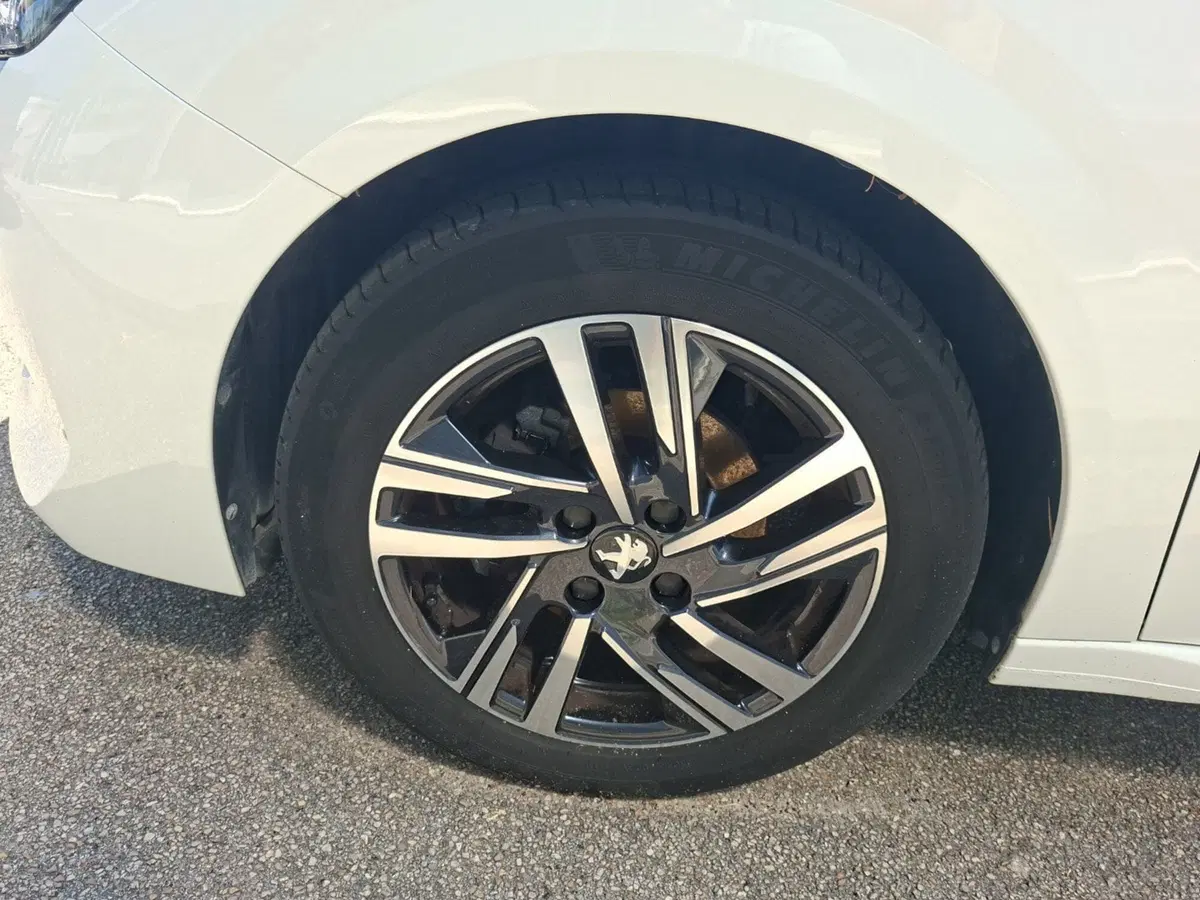 Peugeot 208 usata a Ancona (11)