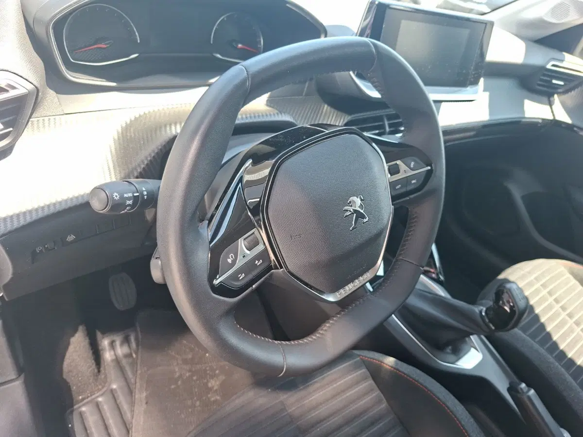 Peugeot 208 usata a Ancona (16)