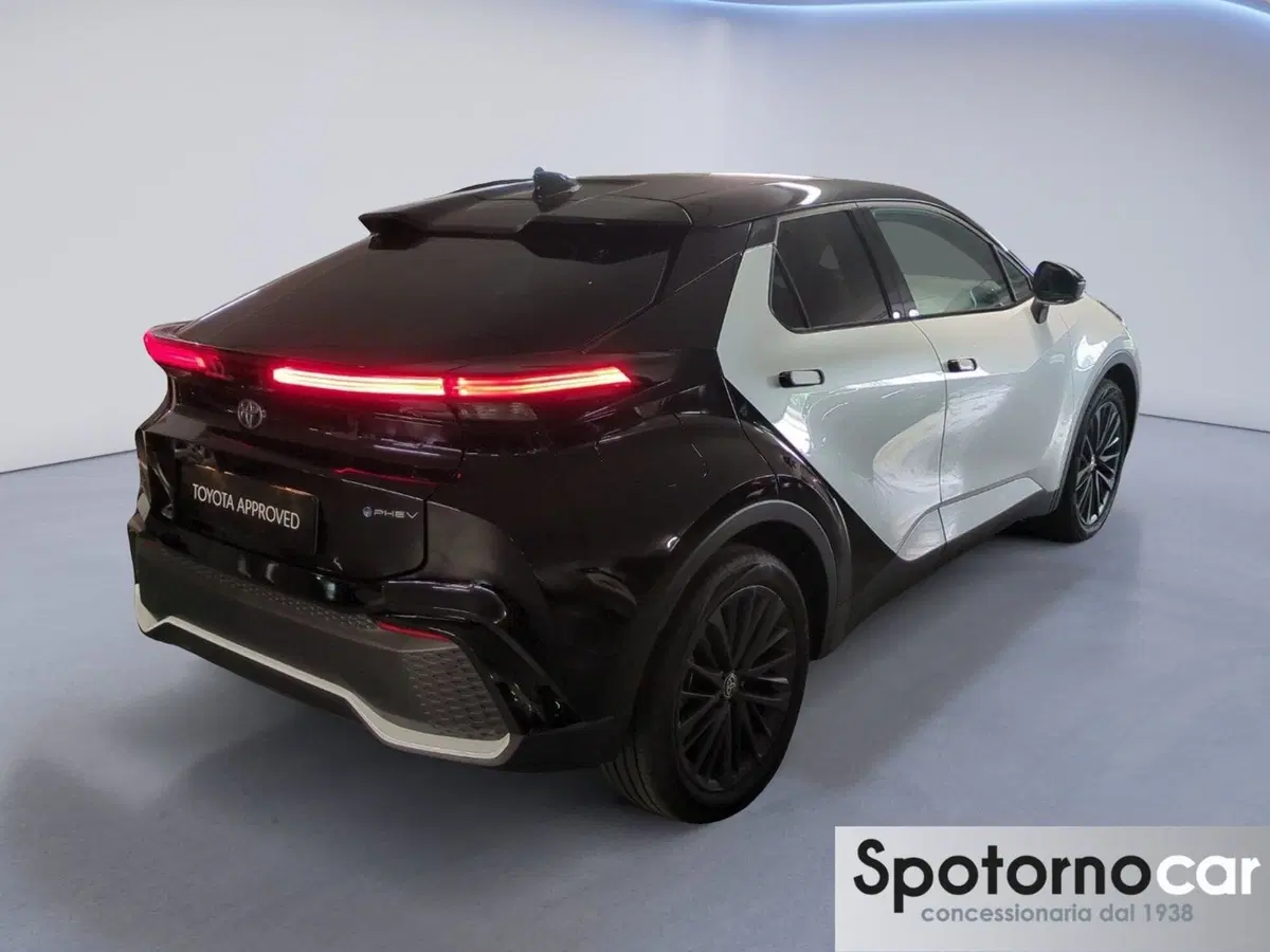 Toyota Toyota C-HR usata a Milano (6)