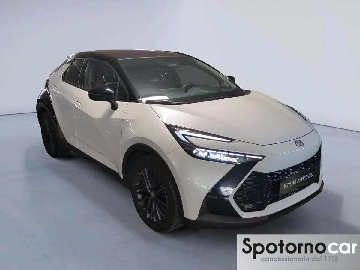 Toyota Toyota C-HR usata a Milano (7)