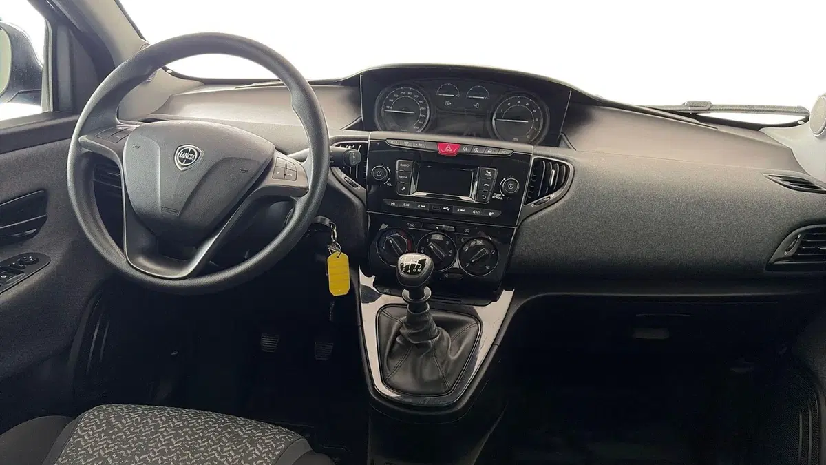 Lancia Ypsilon usata a Viterbo (13)