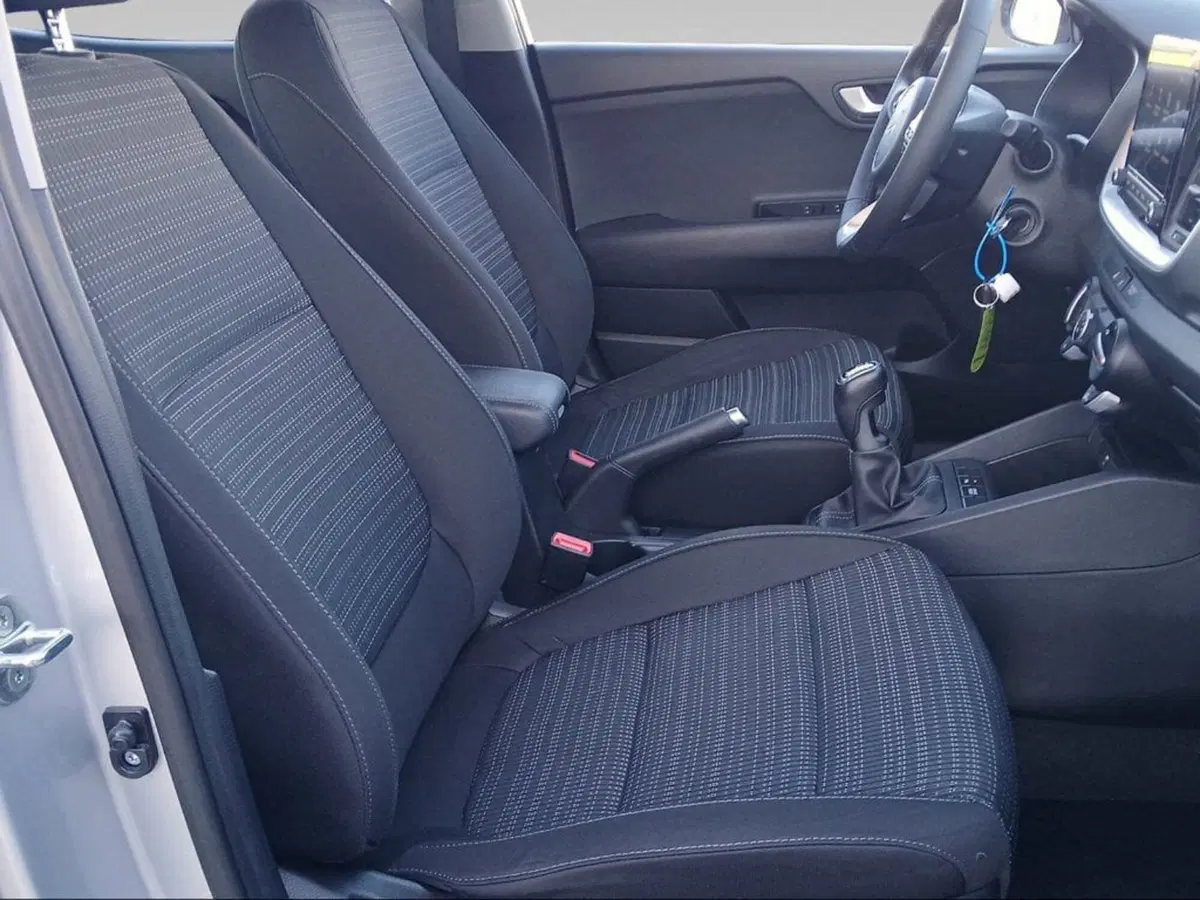 Kia Stonic usata a Livorno (12)