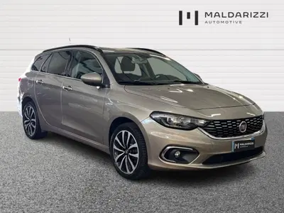 Fiat Tipo Station Wagon Tipo 1.6 Mjt S&amp;S DCT SW Lounge del 2018 usata a Lecce