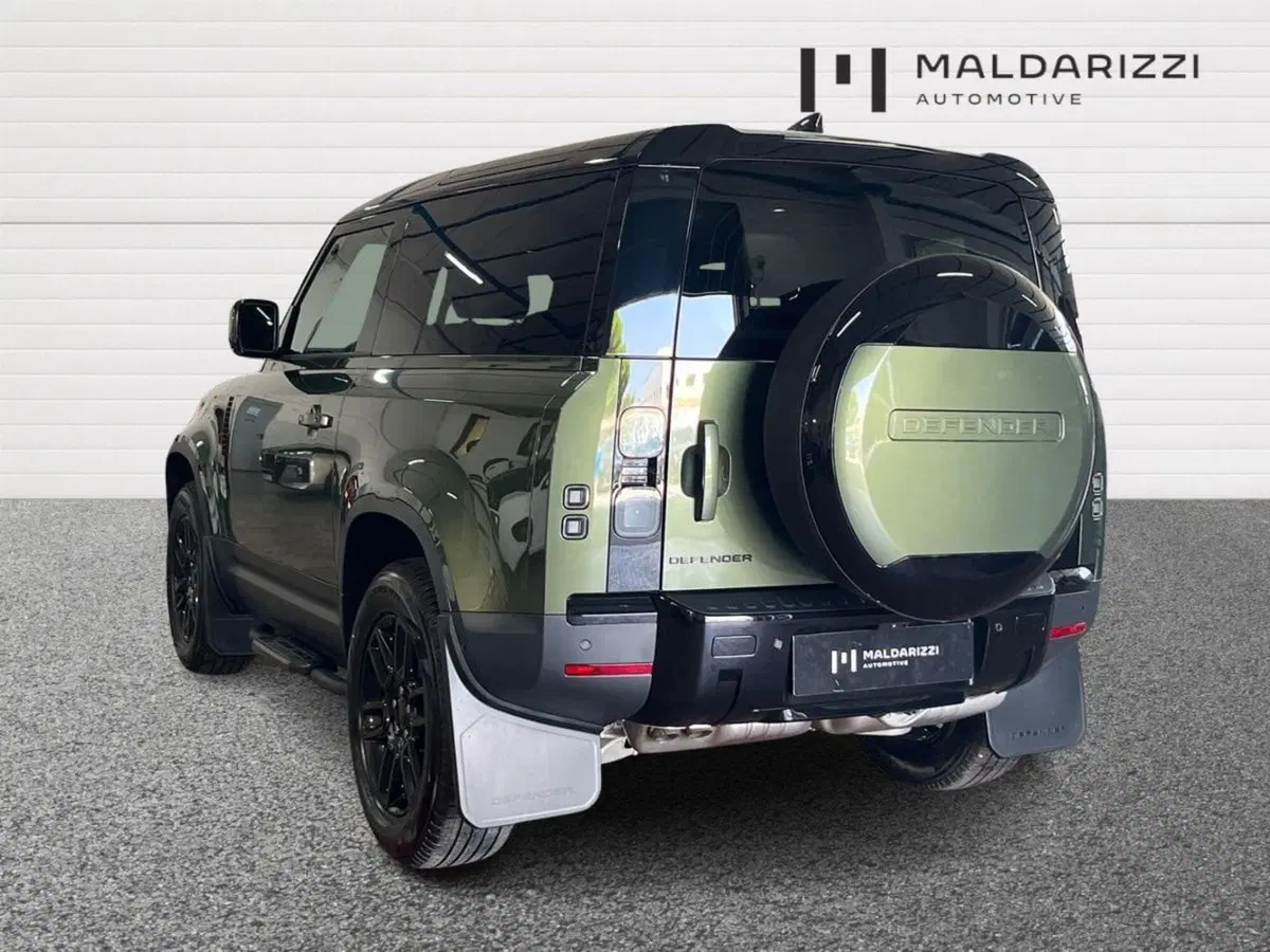 Land Rover Defender nuova a Bari (4)
