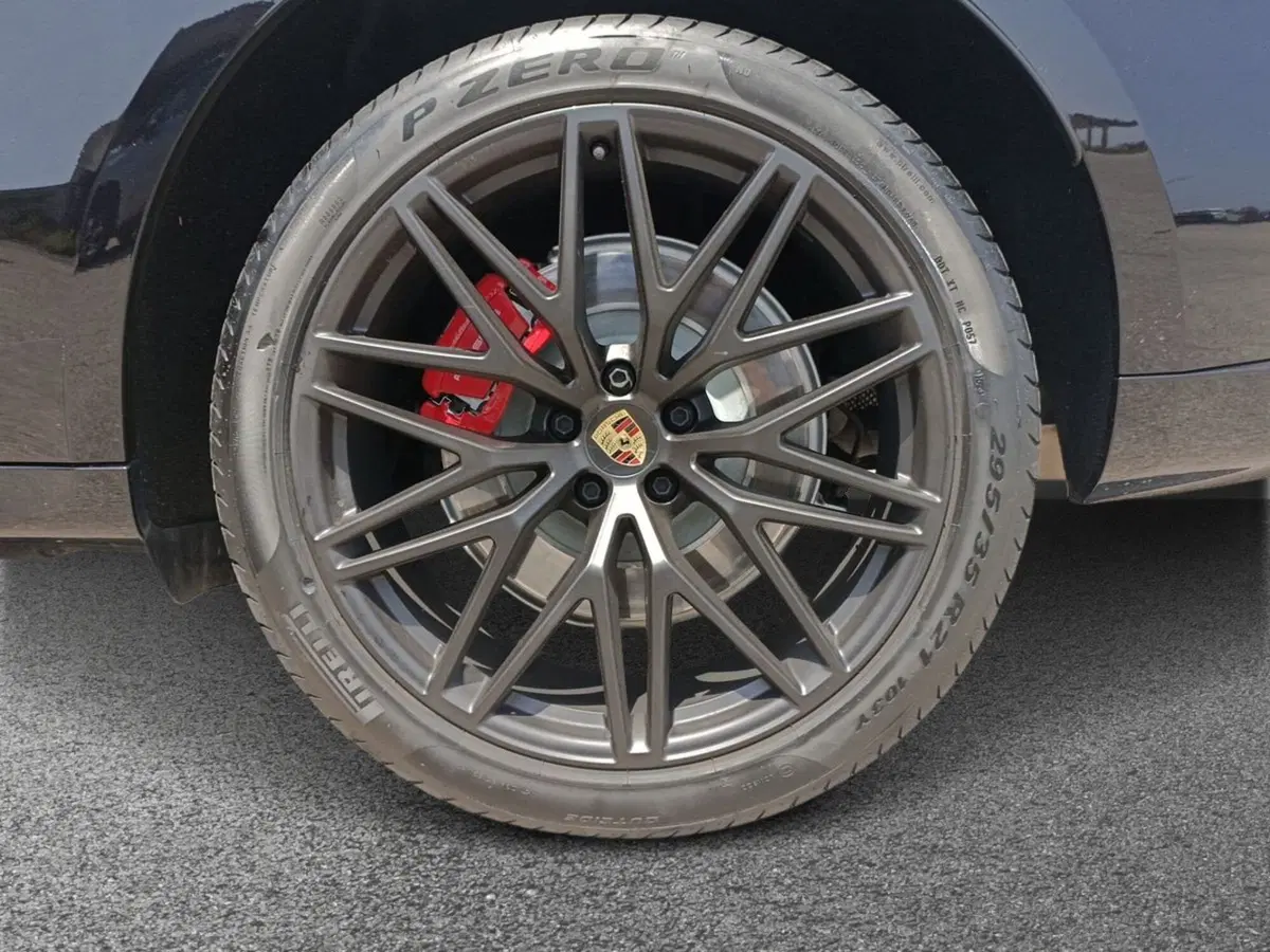 Porsche Macan usata a Bari (6)