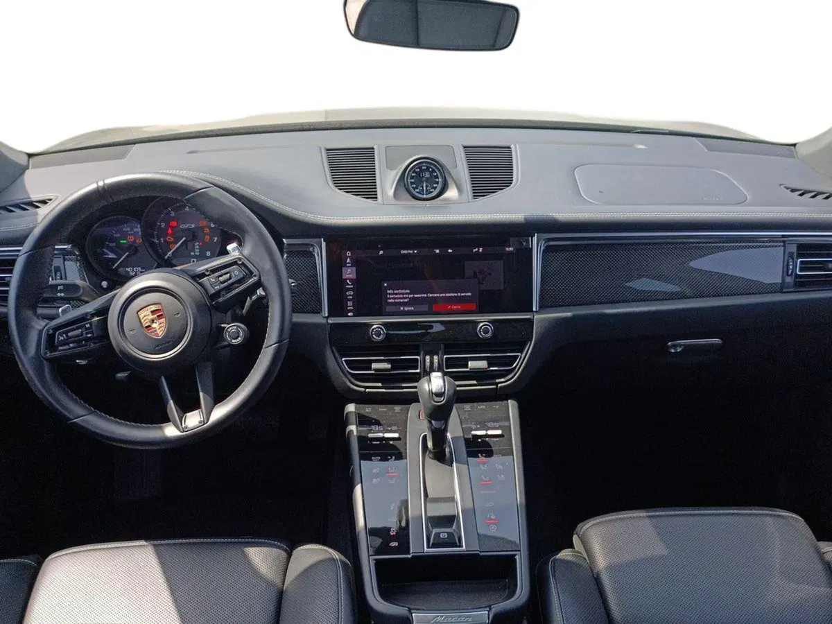 Porsche Macan usata a Bari (8)