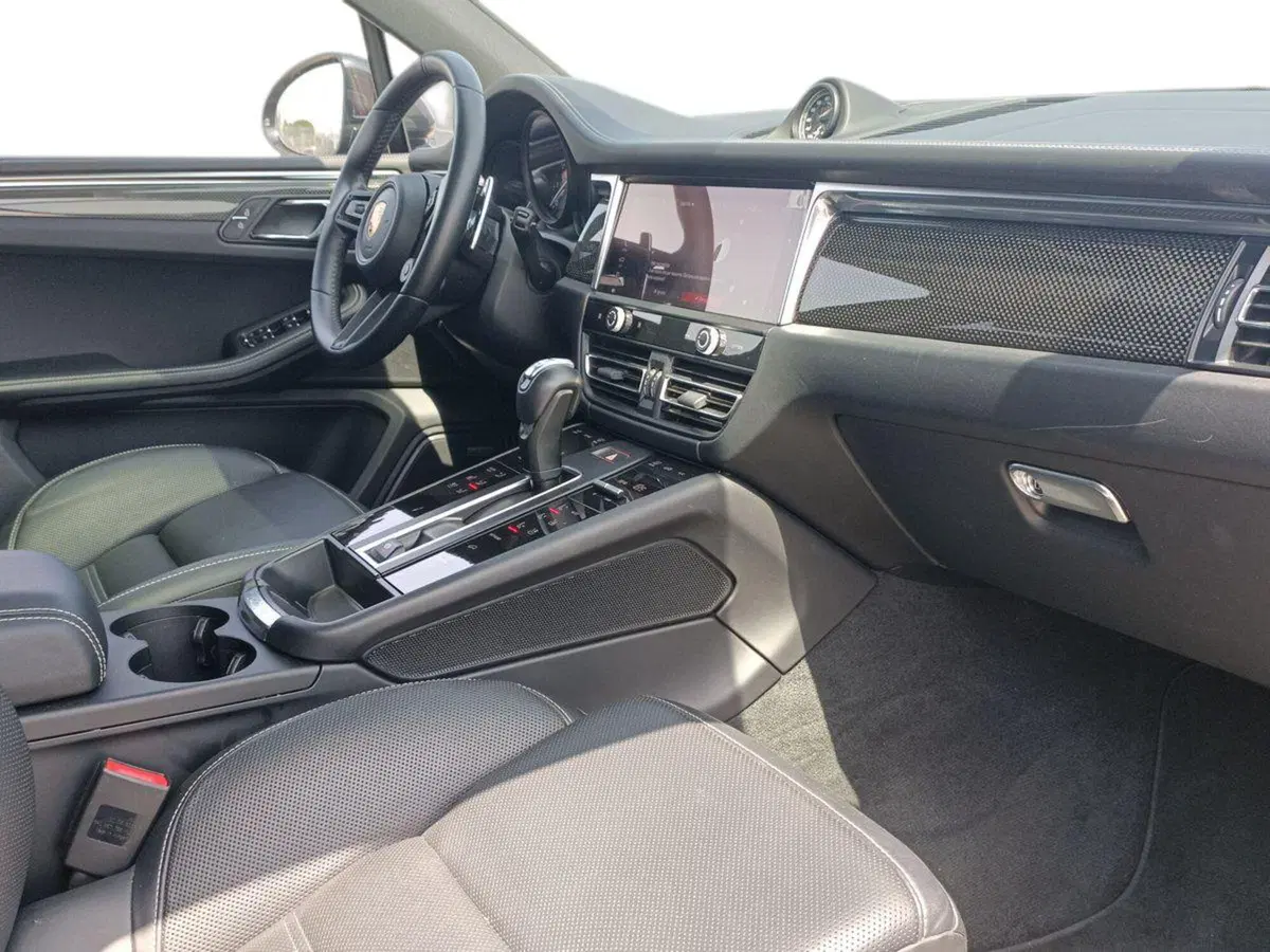 Porsche Macan usata a Bari (9)