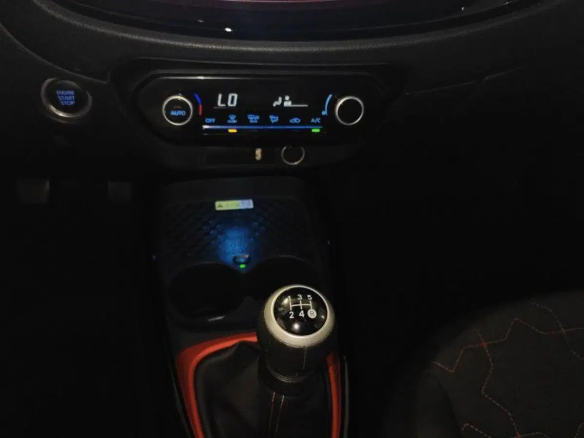 Toyota Aygo X usata a Genova (16)