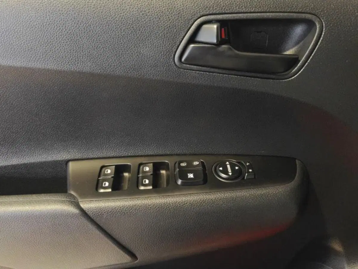 Kia Picanto usata a Genova (12)