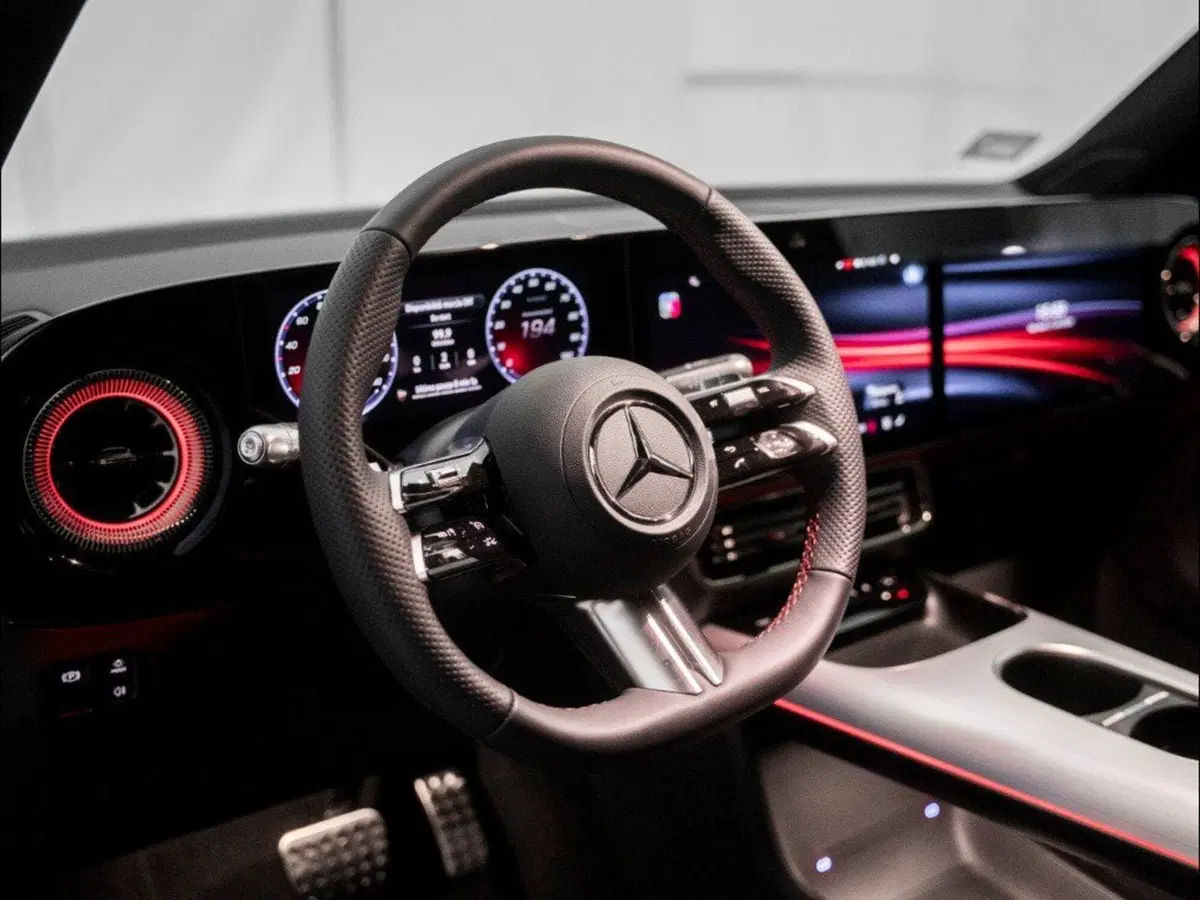 Mercedes-Benz GLB nuova a Macerata (13)