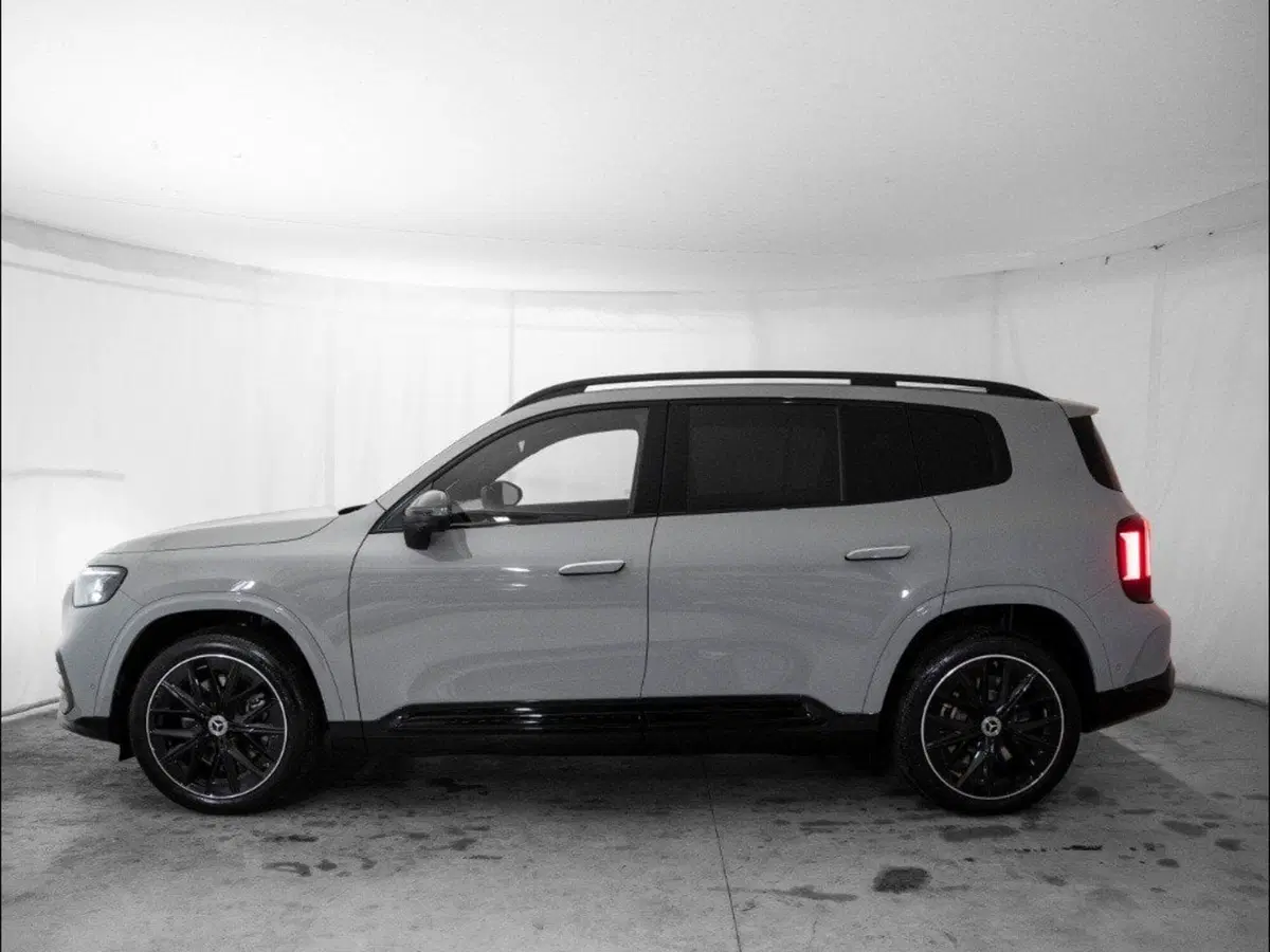 Mercedes-Benz GLB nuova a Macerata (2)
