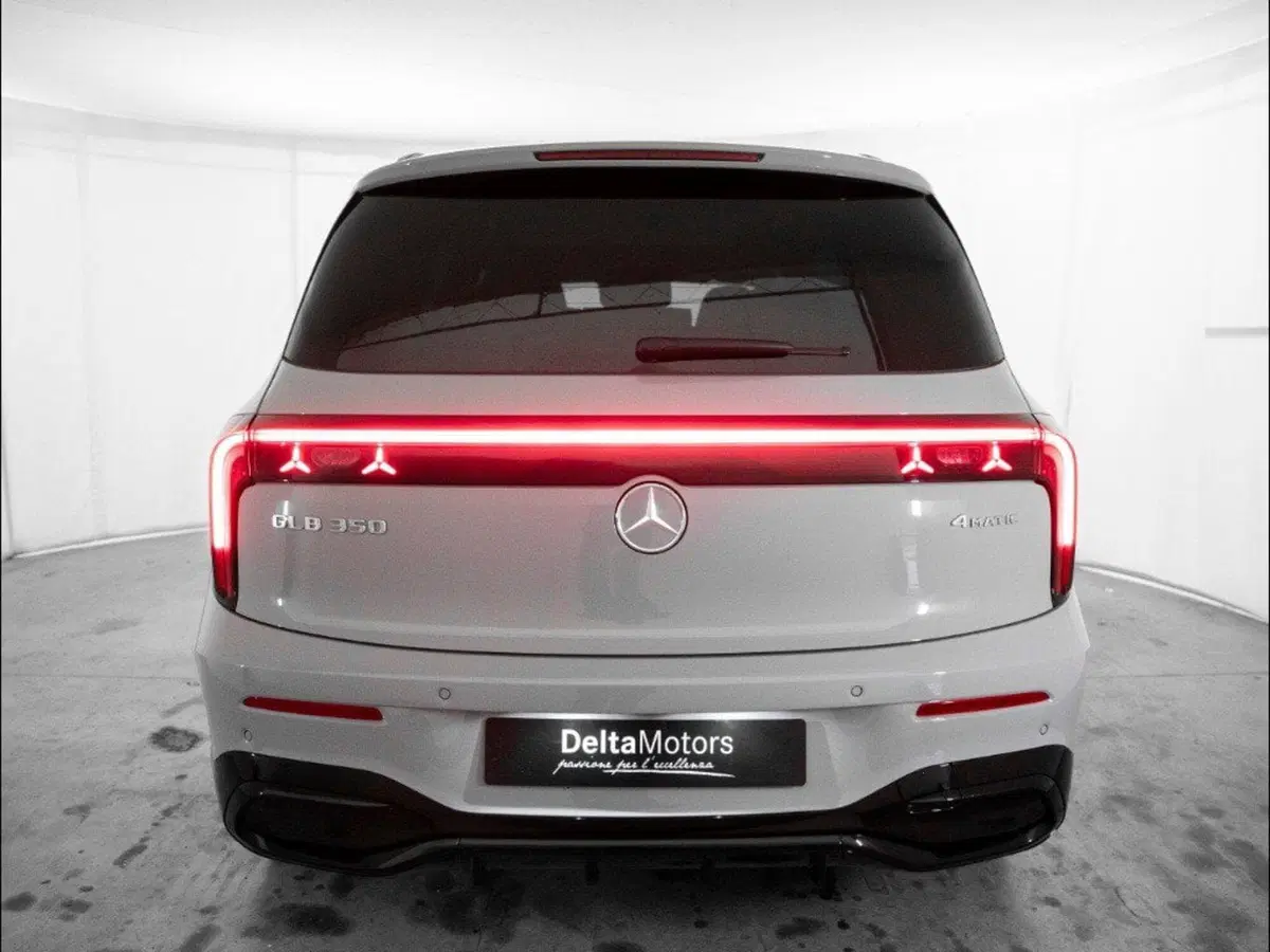 Mercedes-Benz GLB nuova a Macerata (3)