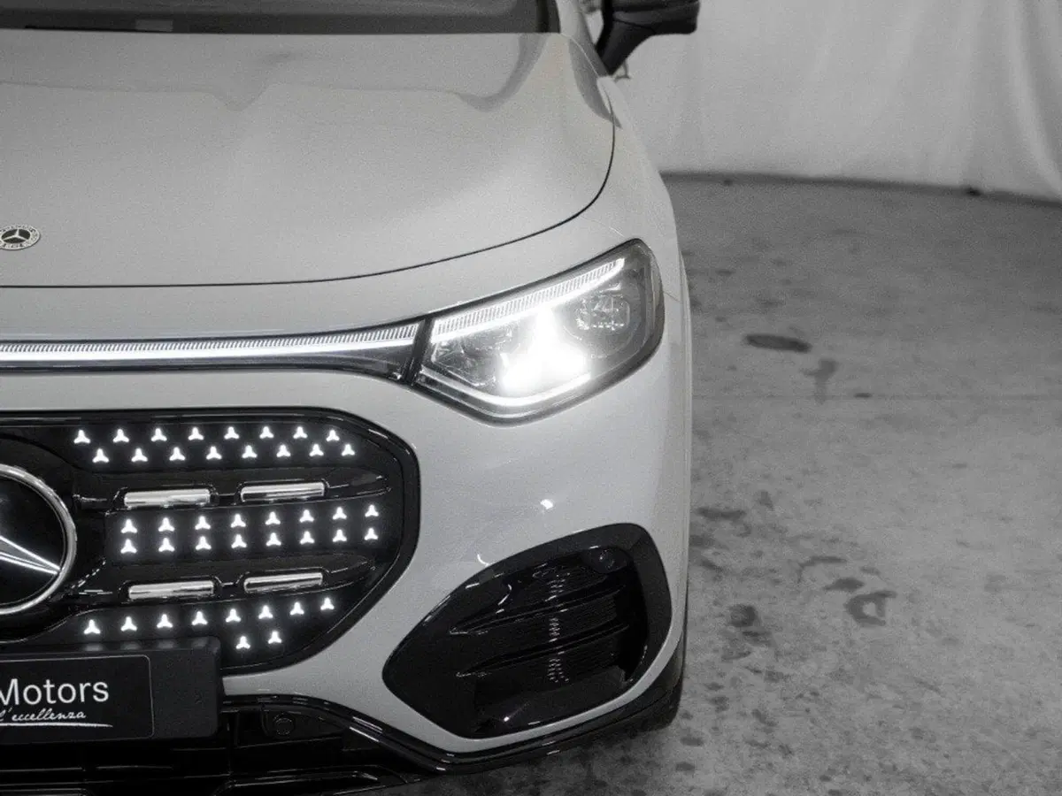 Mercedes-Benz GLB nuova a Macerata (6)