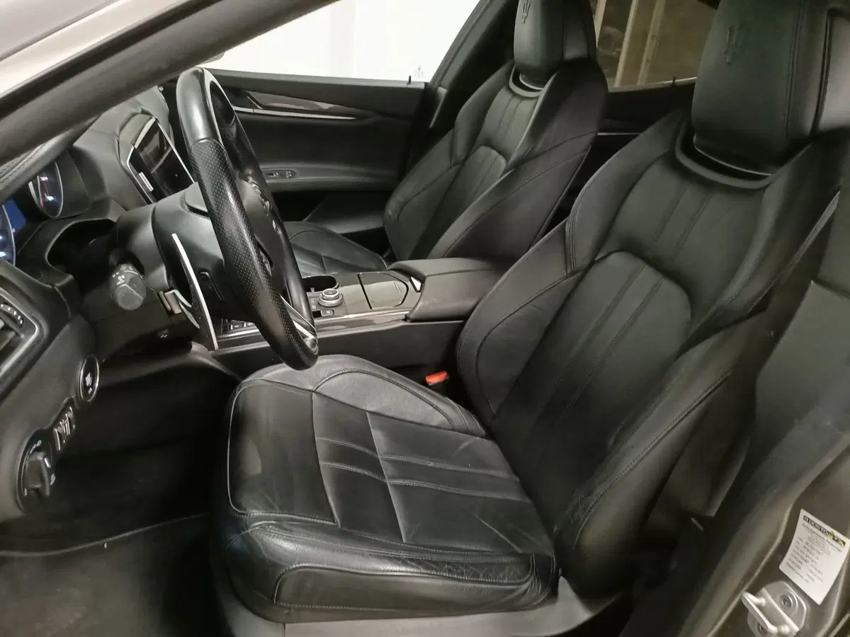 Maserati Ghibli usata a Torino (11)