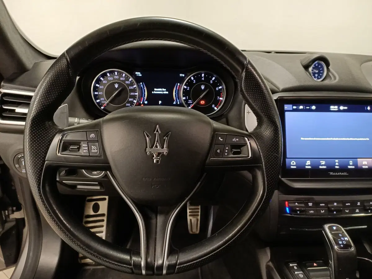 Maserati Ghibli usata a Torino (14)