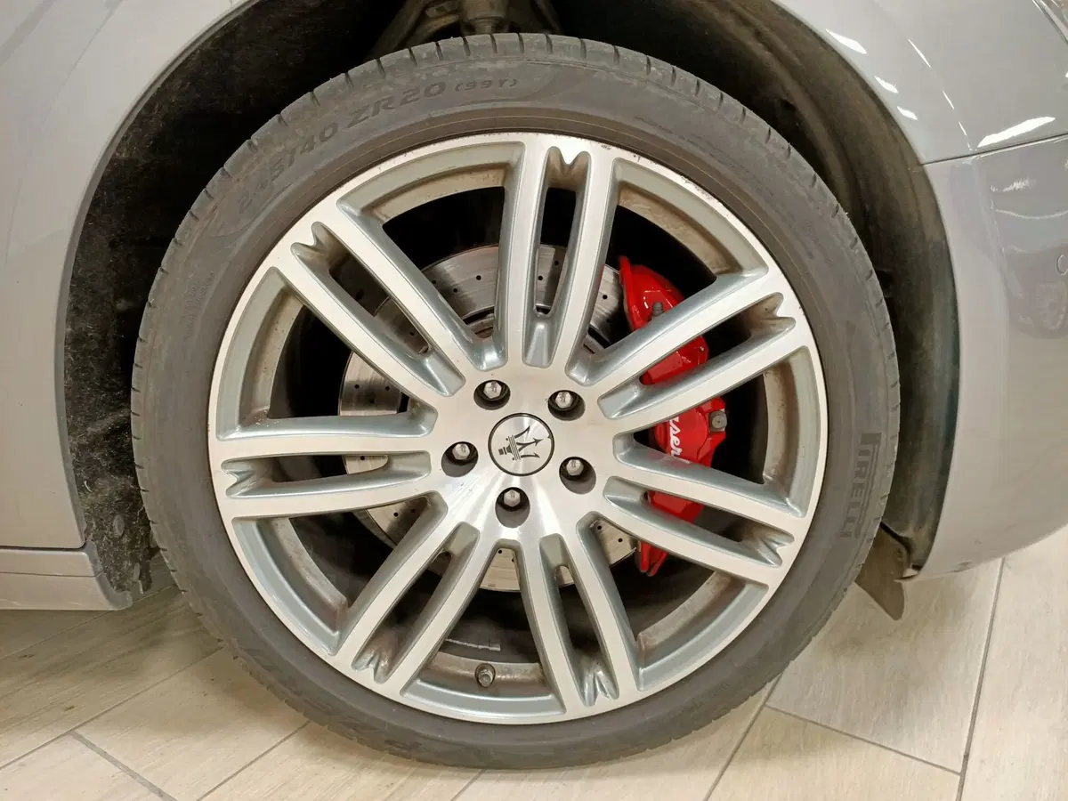 Maserati Ghibli usata a Torino (8)