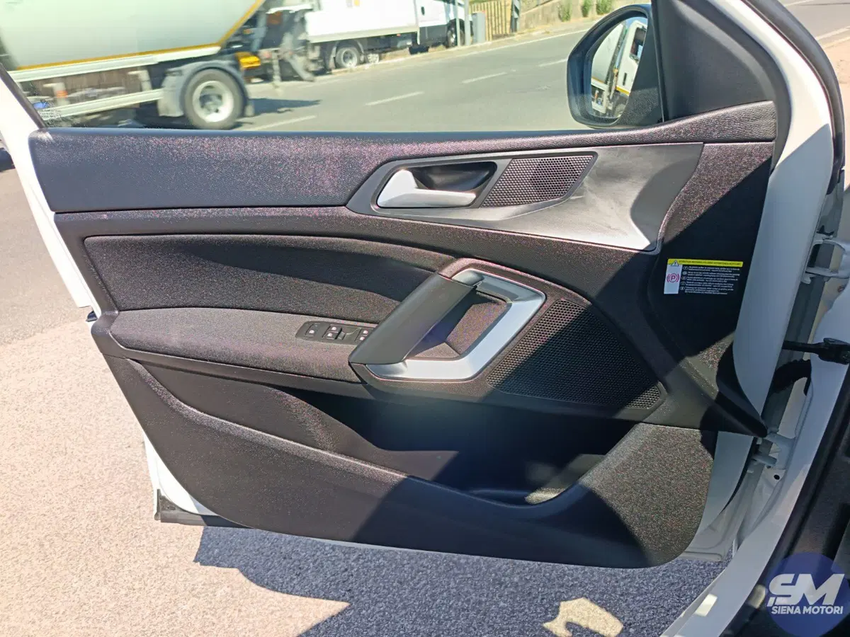Peugeot 308 SW usata a Siena (17)