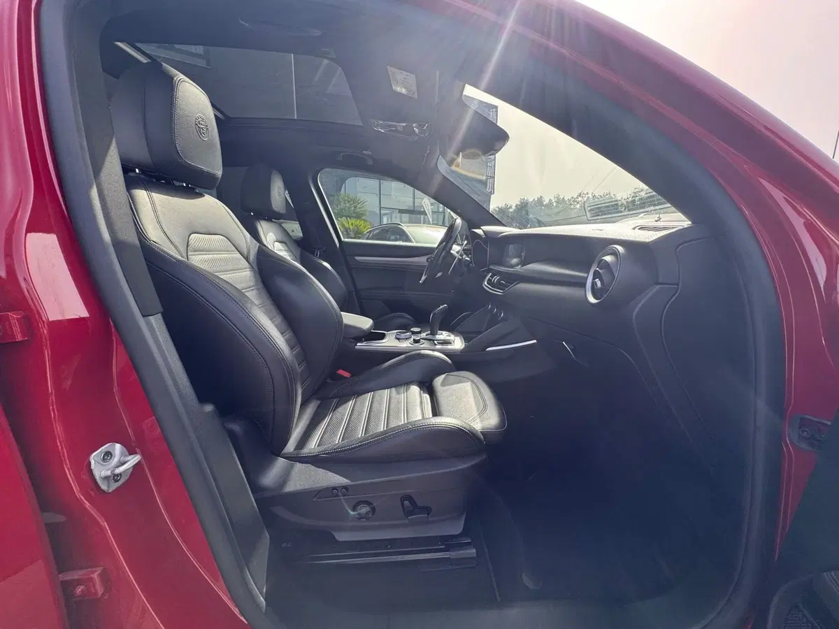 Alfa Romeo Stelvio usata a Messina (10)