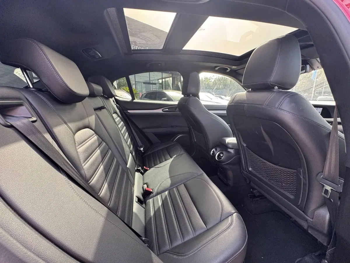 Alfa Romeo Stelvio usata a Messina (11)