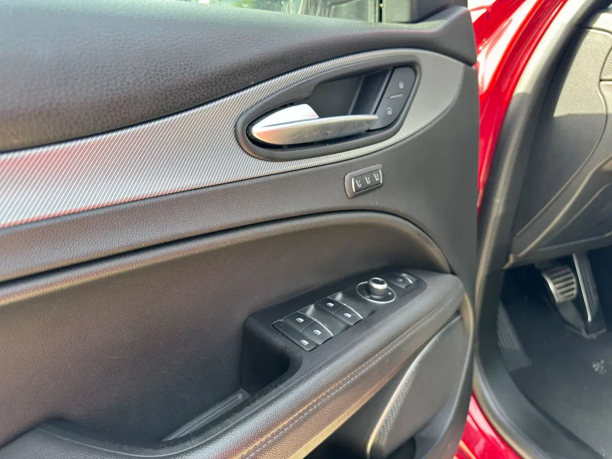 Alfa Romeo Stelvio usata a Messina (6)