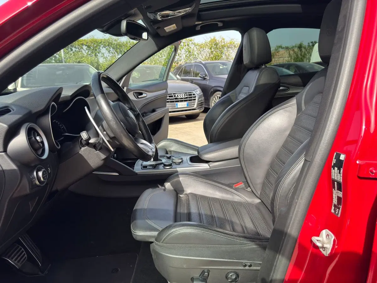 Alfa Romeo Stelvio usata a Messina (7)