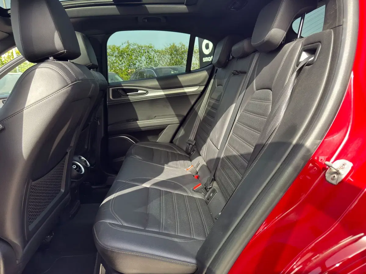 Alfa Romeo Stelvio usata a Messina (8)