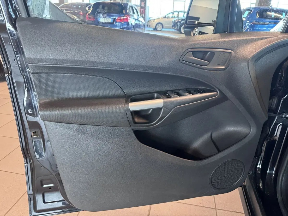 Ford Tourneo Connect usata a Messina (6)