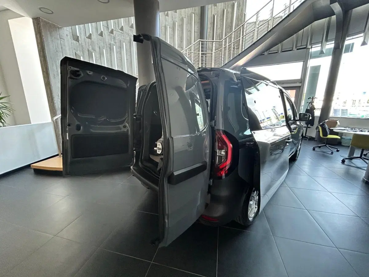 Renault Kangoo Furgone nuova a Treviso (11)