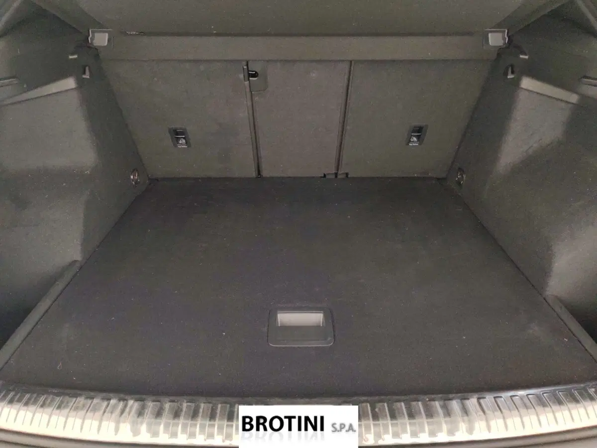 Audi Q3 Sportback usata a Massa-Carrara (15)