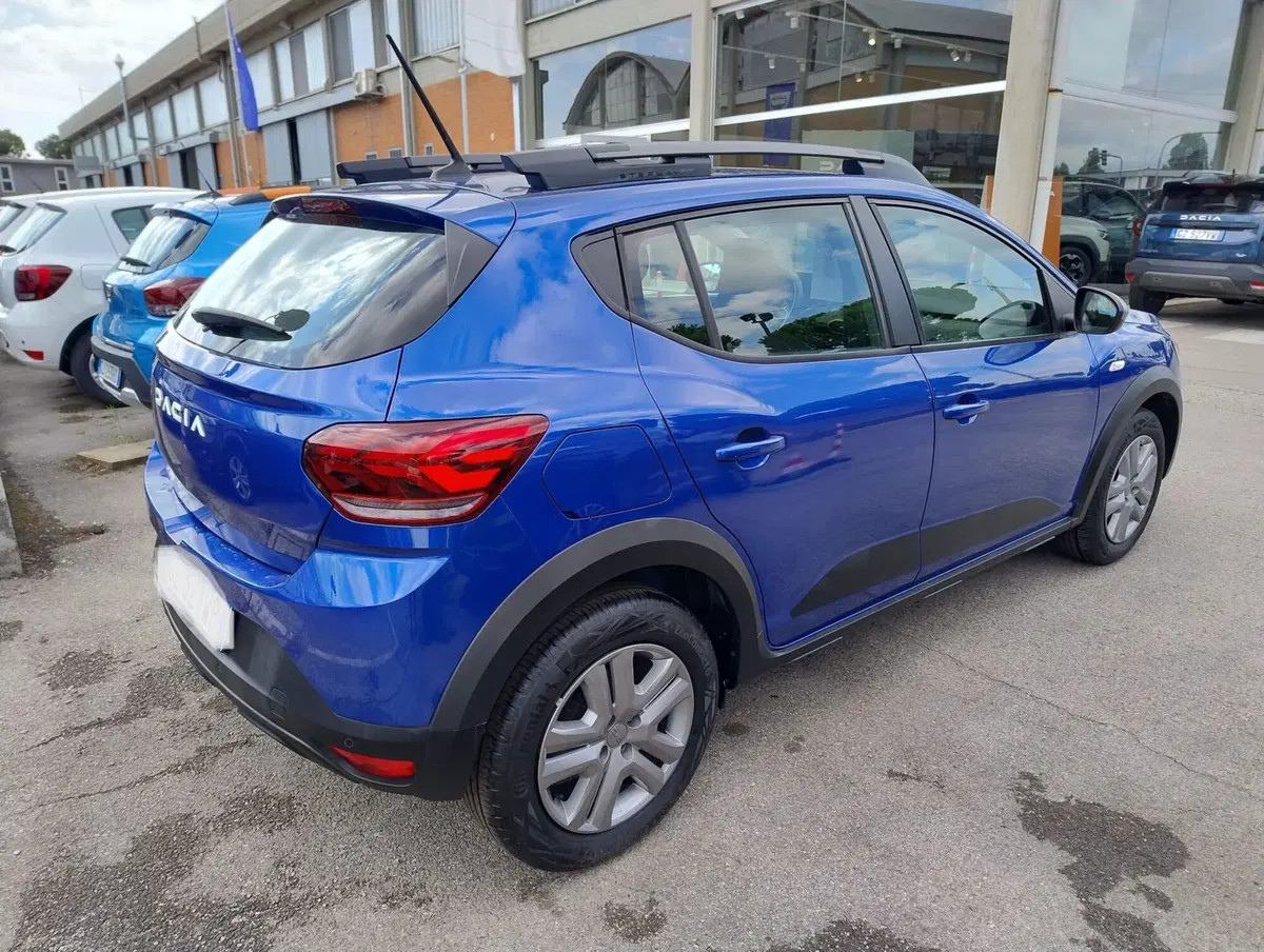 Dacia Sandero usata a Rimini (3)