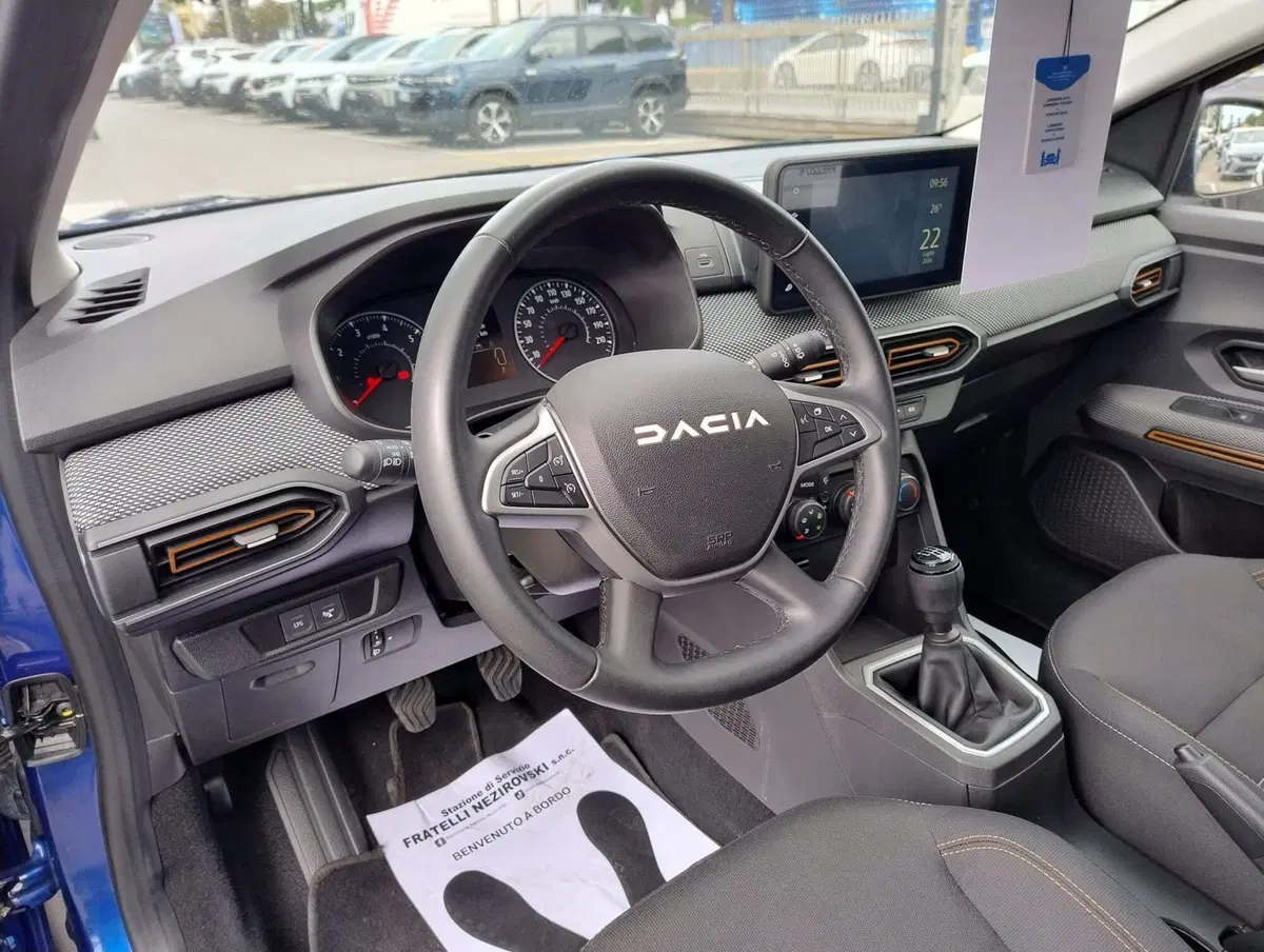 Dacia Sandero usata a Rimini (5)