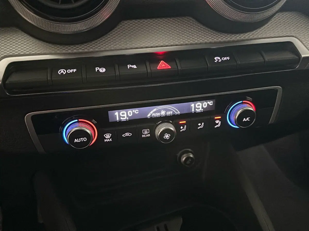 Audi Q2 usata a Napoli (15)