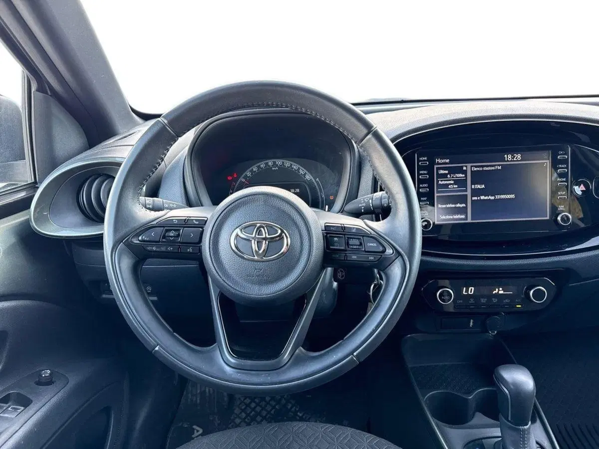 Toyota Aygo X usata a Palermo (8)