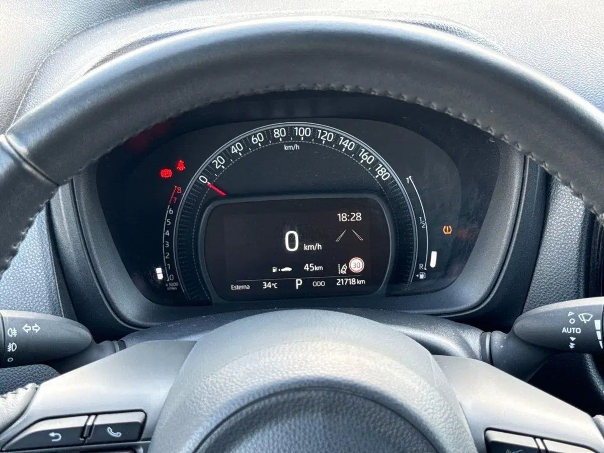 Toyota Aygo X usata a Palermo (9)