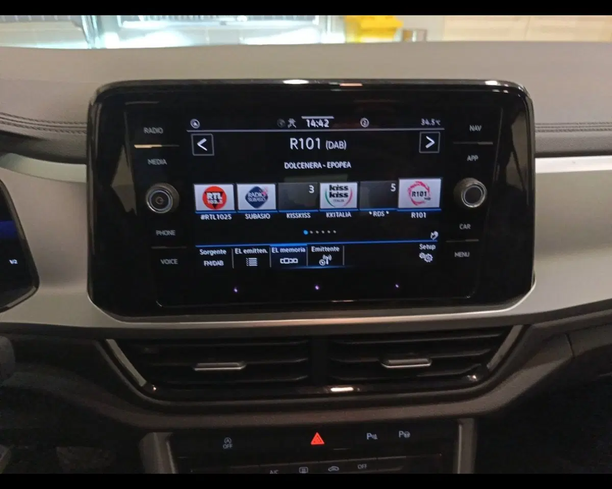 Volkswagen T-Roc usata a Caserta (14)