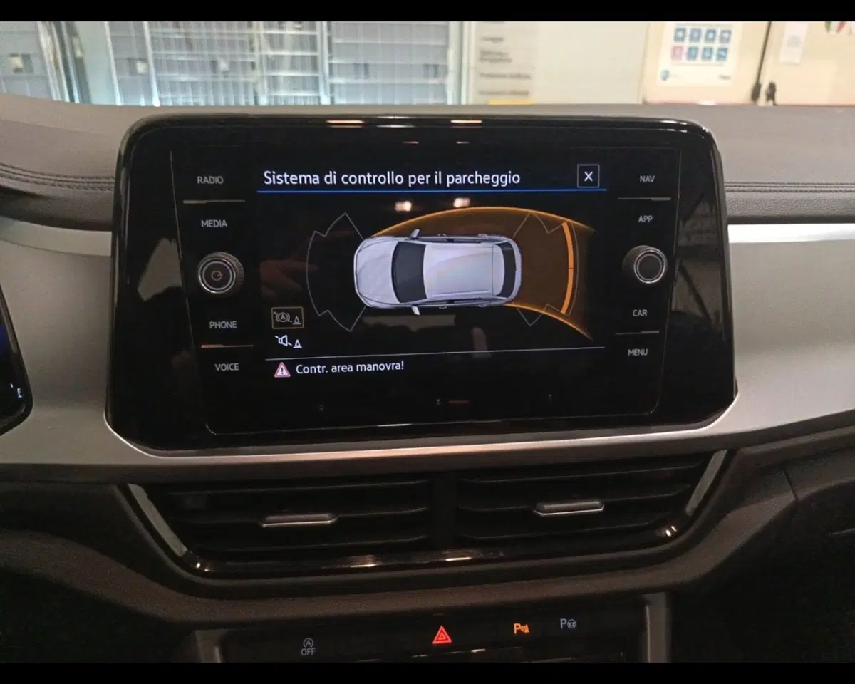 Volkswagen T-Roc usata a Caserta (17)