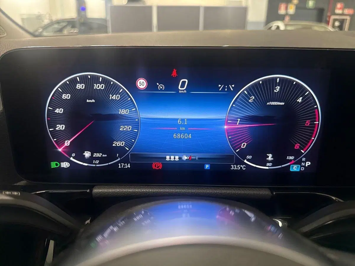 Mercedes-Benz GLA SUV usata a Prato (13)