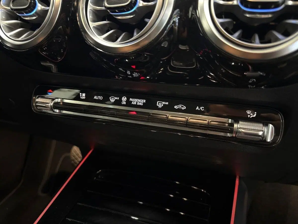 Mercedes-Benz GLA SUV usata a Prato (14)