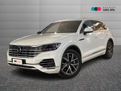 Volkswagen Touareg 3.0 V6 TSI eHybrid Elegance del 2022 usata a Prato