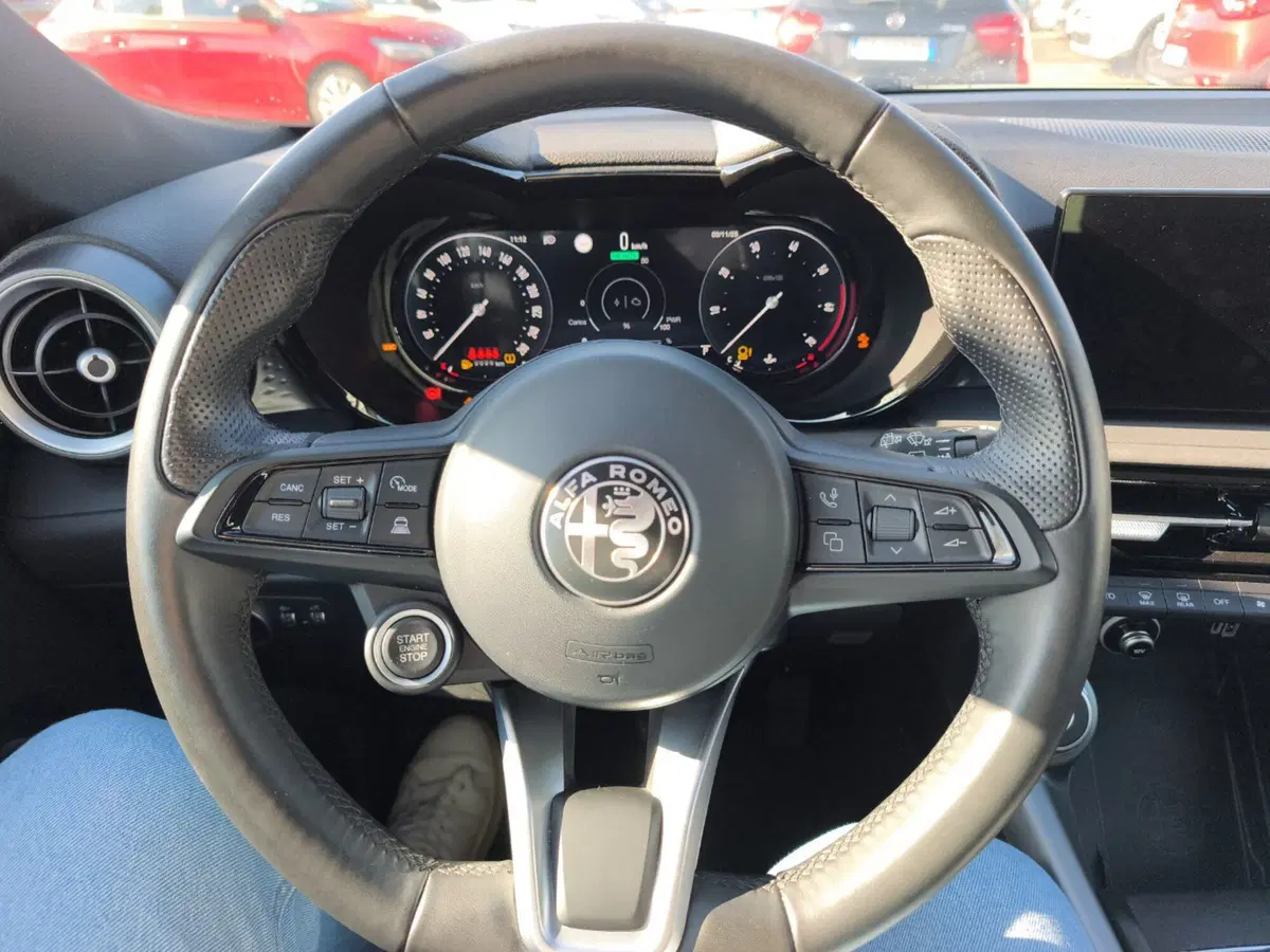 Alfa Romeo Tonale usata a Frosinone (14)