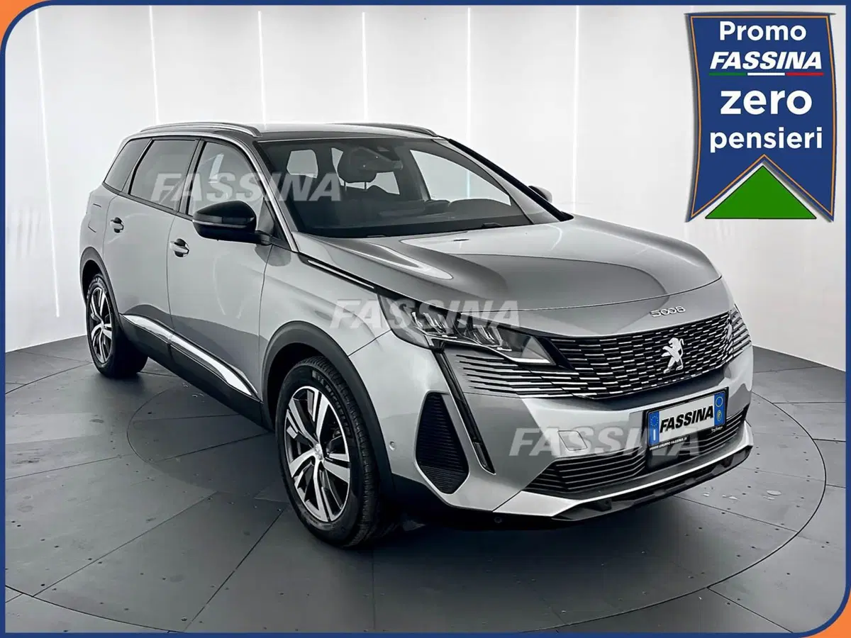 Peugeot 5008 usata a Milano