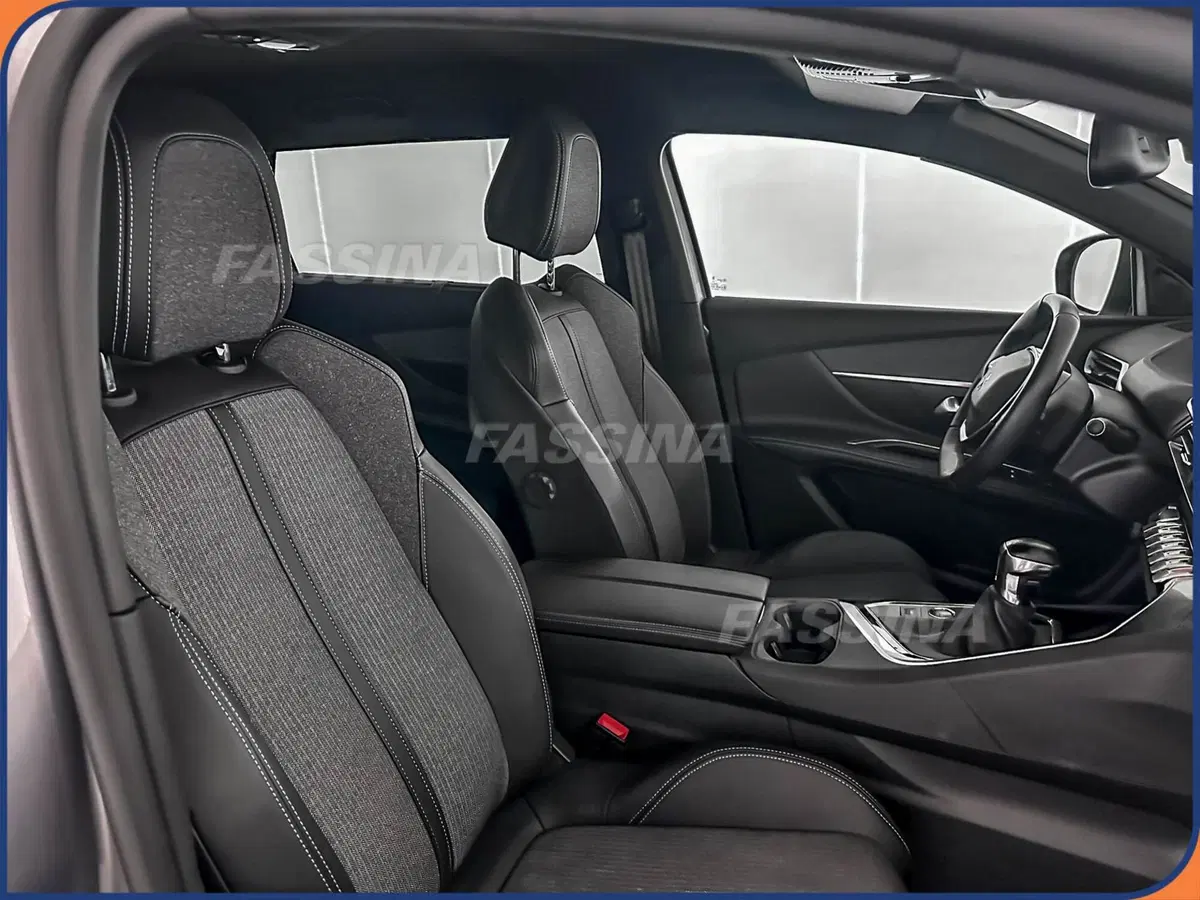 Peugeot 5008 usata a Milano (13)