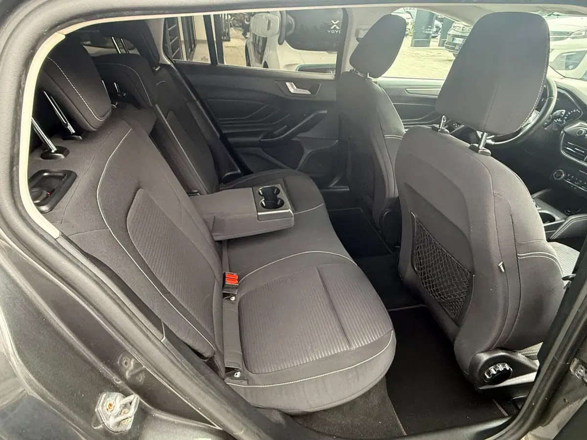 Ford Focus Station Wagon usata a Massa-Carrara (13)