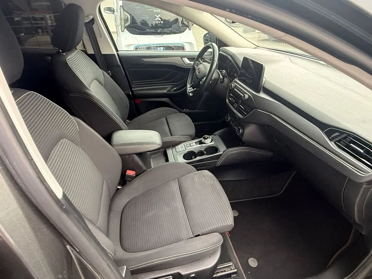Ford Focus Station Wagon usata a Massa-Carrara (5)