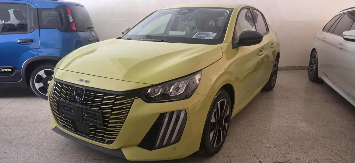 Peugeot 208 nuova a Foggia