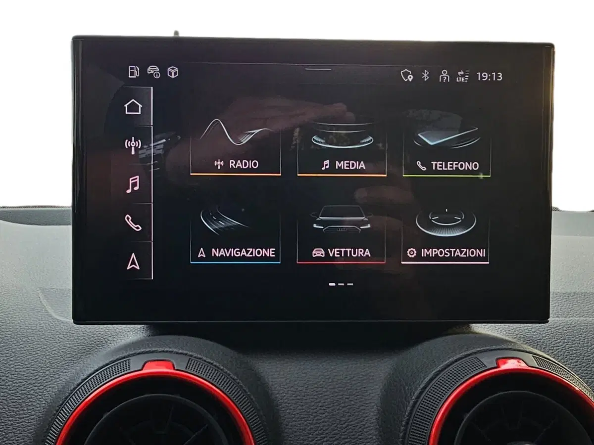 Audi Q2 usata a Bari (6)